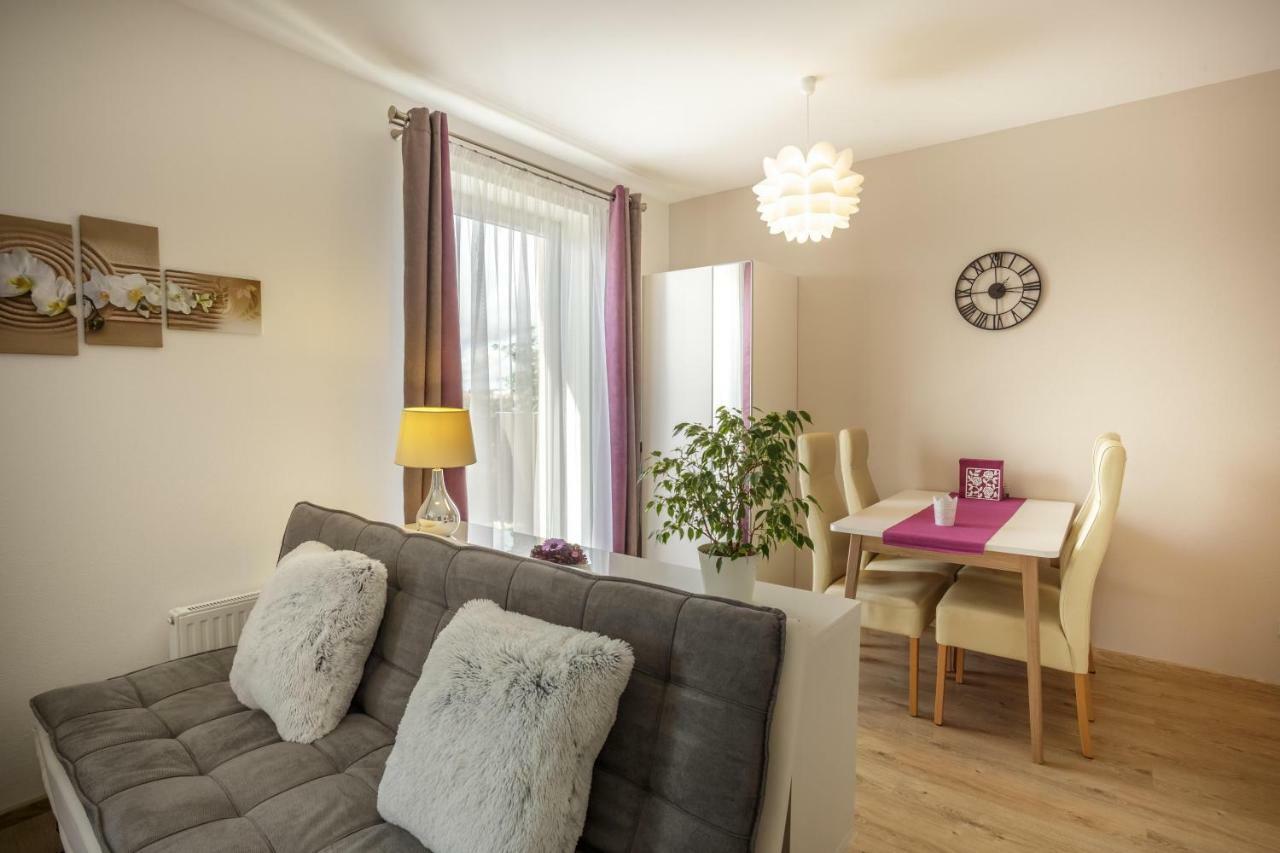 Luxurious, Lovely And Romantic Apartment In Tábor Exterior foto