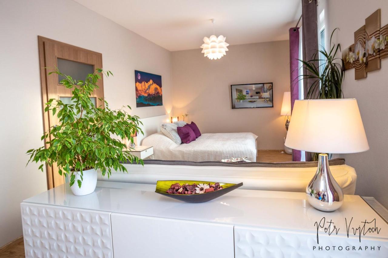 Luxurious, Lovely And Romantic Apartment In Tábor Exterior foto
