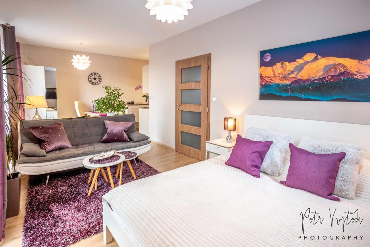 Luxurious, Lovely And Romantic Apartment In Tábor Exterior foto