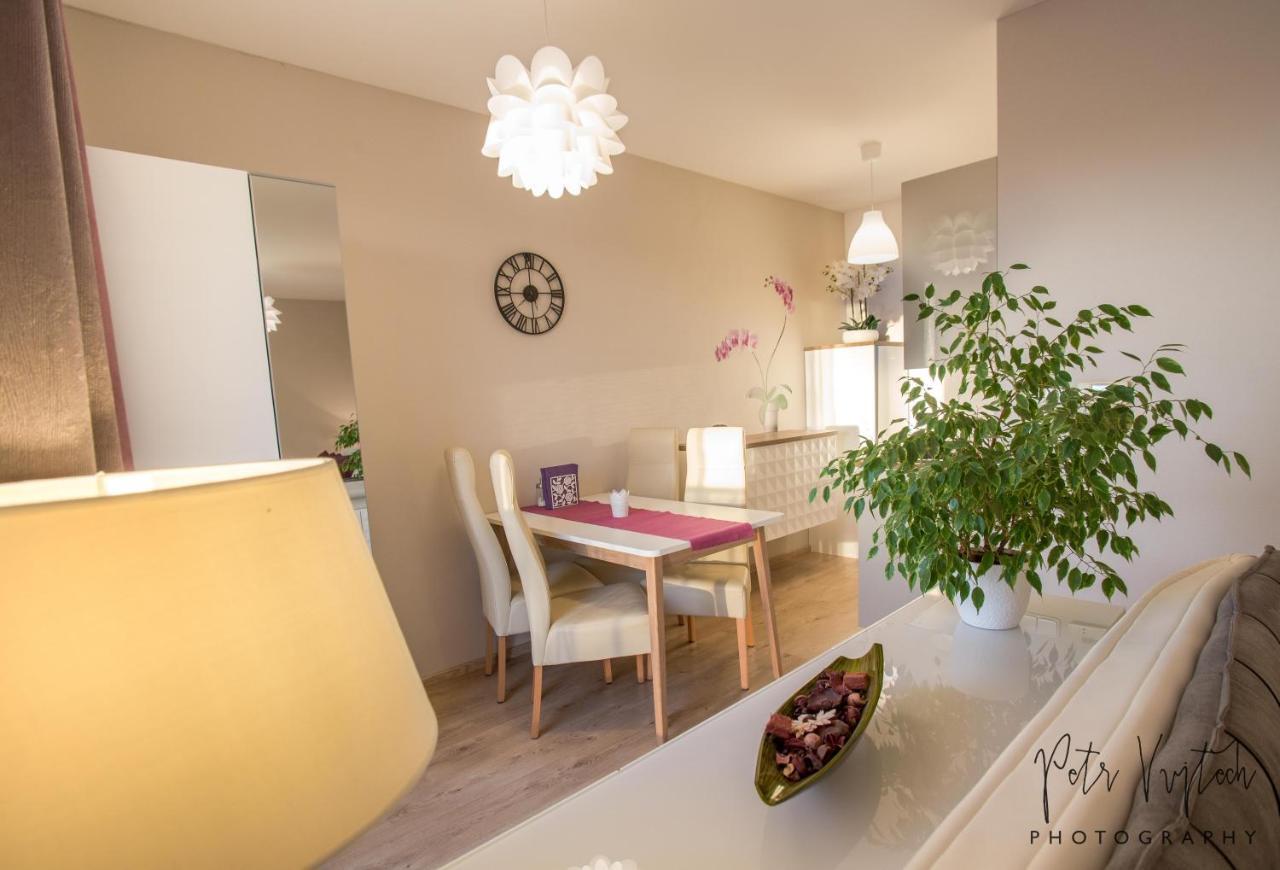 Luxurious, Lovely And Romantic Apartment In Tábor Exterior foto